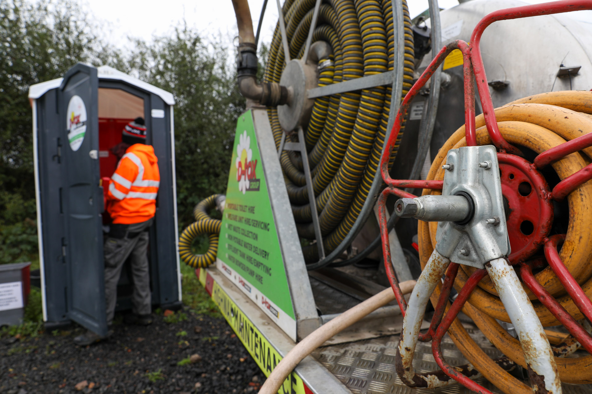 Portable Toilet Cleaning & Emptying Service DTox